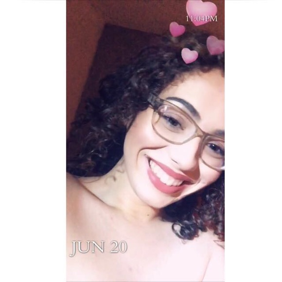 Meet your Posher, Juliana - Picture 1 of 1